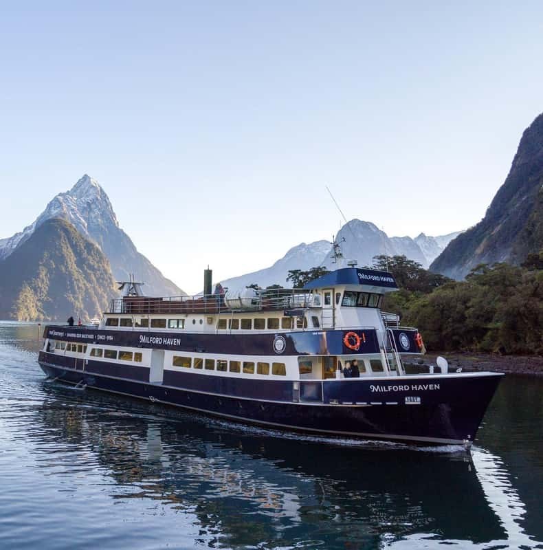 From Queenstown: Milford Sound Cruise and Coach Day Tour
